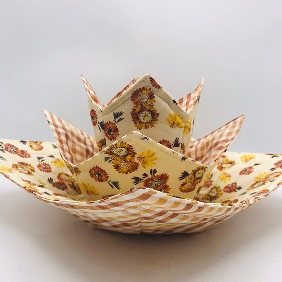 Set of Three Microwave Bowl Cozy Holder, Reversible, Neutral Strawflowers Print - Picture 1 of 10